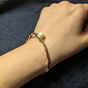 Gold Pearl Accent Wavy Bangle Bracelet - Women